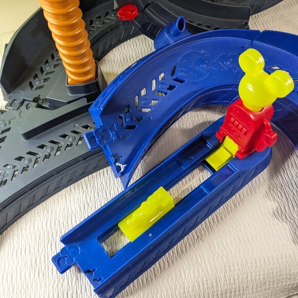 Disney Mickey Mouse Roadster Racers Super Charged Race Track Drop & Loop READ - Picture 5 of 10